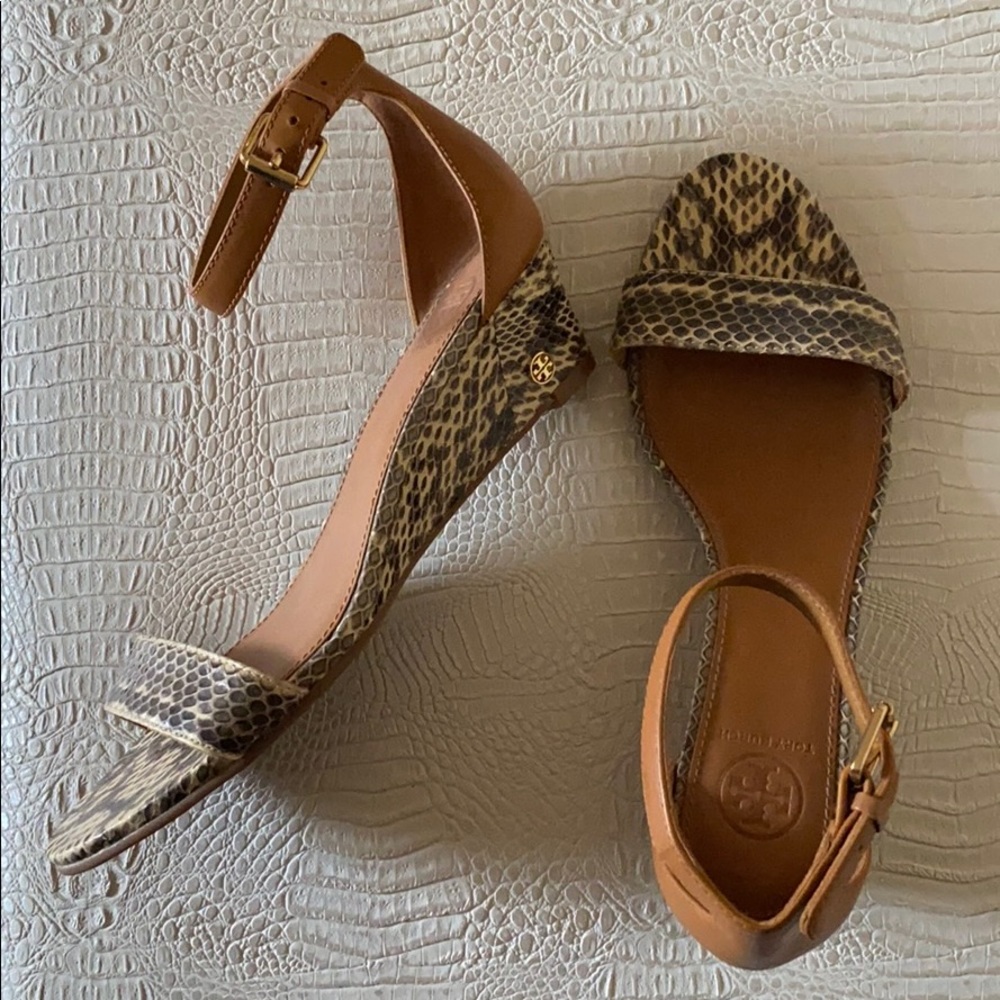Tory Burch wedges 8.5 - Picture 3 of 3